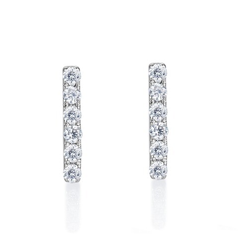 A pair of 18ct white gold (stamped 750) diamond set earrings, L. 0.8cm.