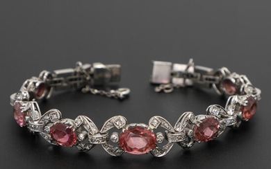 A tourmaline and diamond bracelet set with tourmalines weighing a total of app. 14.50 ct. and diamonds, mounted in platinum. L. app. 18 cm. – Bruun Rasmussen Auctioneers of Fine Art