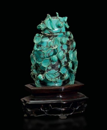 A turquoise vase, China, Qing Dynasty, 1800s