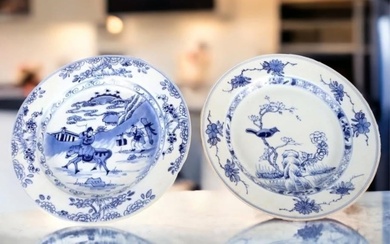 ANTIQUE CHINESE BLUE & WHITE PORCELAIN PLATES