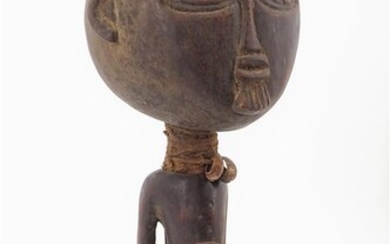 (-), Afrikaanse houten sculptuur met afbeelding van Pygmee,...