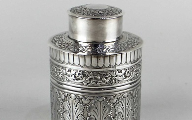 An Edward VII silver tea caddy