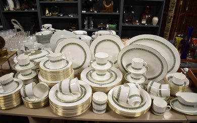 An extensive Royal Doulton 'Rondelay' dinner service (137 pieces approx) including serving platters