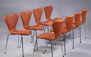 Arne Jacobsen. A set of eight chairs 'Syveren', model 3107, cognac colored aniline leather. New seat height 46.5 cm (8)