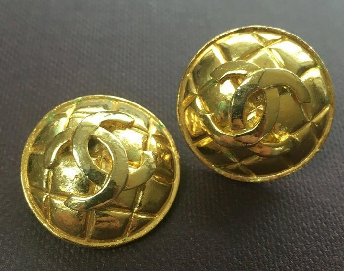 Authentic Chanel 80's Jumbo Clip On Ear Rings