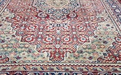 Bidjar - Carpet - 254 cm - 168 cm