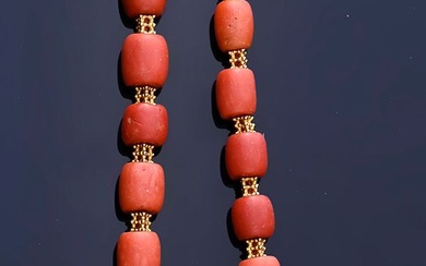 Collier composé de perles de corail forme... - Lot 97 - Coutau-Bégarie