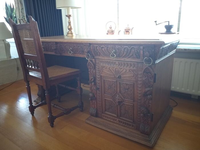 Desk - Renaissance Style - Oak - Late 19th century