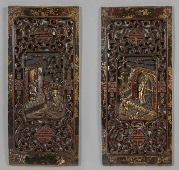 Due antichi pannelli in legno intagliato, Cina