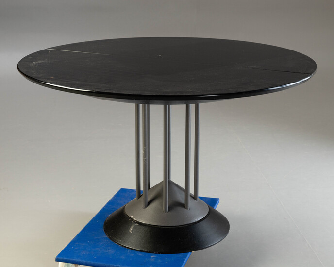 Extendable dining table, Italy, 1980s/1990s.