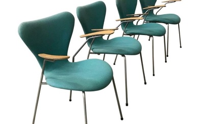 Fritz Hansen - Arne Jacobsen - Dining room chair (4) - Series 7 Armchair, Model 3207 - Metal, Textiles, Wood