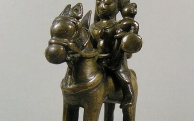 Group (2) - Patinated bronze - Parvati, Shiva - A bronze group with the Hindu gods Shiva and Parvati on horseback - India - ca. 1800