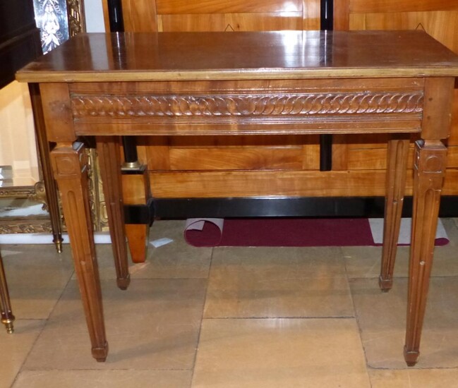 Kleiner Tisch, Im Louis-XVI-Stil