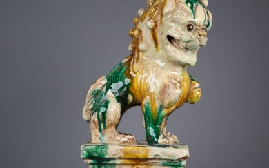 Large Egg and Spinach Foo Lion - Porcelain - China - Qing Dynasty (1644-1911)