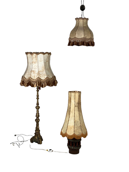 Mixed lot of lamps, parchment shades (3).