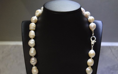 NECKLACE SET WITH PEARLS (WHITE METAL UNKOWN)