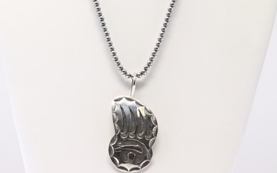 Native America Navajo Sterling Silver Bear Paw Pendant By Emerson Kinsel. With Pearl Beaded Sterling
