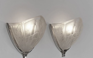Noverdy - A pair of art deco wall lights, sconces