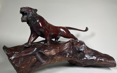 Okimono en bronze, tigre marchant et feulant,... - Lot 297 - Crait + Müller Charenton