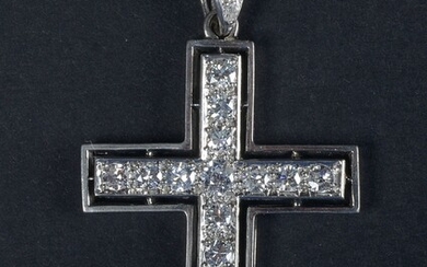Pendentif Art Déco en forme de croix en platine serti de diamants taille ancienne pour...