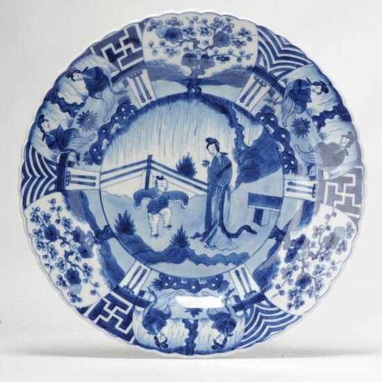 Plate - Porcelain - Antique Kangxi period Chinese Porcelain Long Liza Zotje Blue and White Figural Plate Marked Base - China - Kangxi (1662-1722)