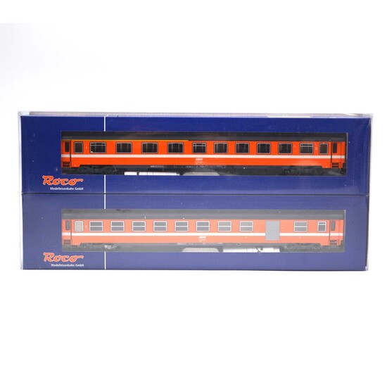 Roco HO gauge model railway 2-car passenger coach pack, ref 64001 SNCF 51 87