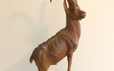 Sculpture, Black Forest / Schwarzwald ibex on rock - 40 cm (1) - Folk Art - Wood - ca.1920