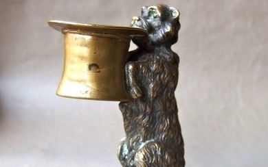 Sculpture, Pyrogene - Poodle holding a hat - Bronze - Late 19th century