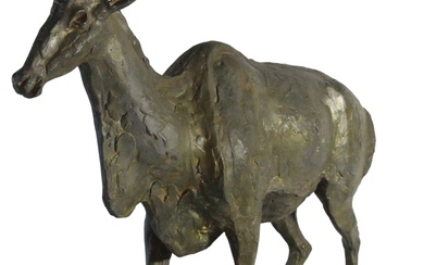 Sculpture en bronze Art déco représentant une antilope sur un socle en marbre, (H :...