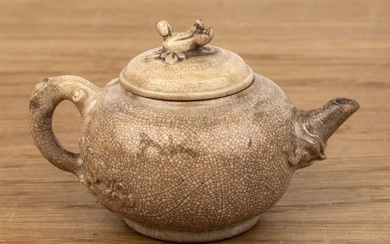 Small white glazed teapot Chinese, 18th Century with a bocage...