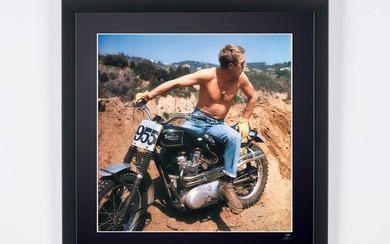 Steve McQueen on Triumph TR6 - Fine Art Photography - Luxury Wooden Framed 70X50 cm - Limited Edition Nr 01 of 20 - Serial ID 18015 - - Original Certificate (COA), Hologram Logo Editor and QR Code