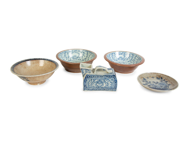 Three Chinese Porcelain Bowls, a Plate and a Water Carrier