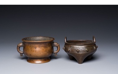 Two Chinese bronze censers, Xuande mark, Yuan/Ming Dia.: 9,8...