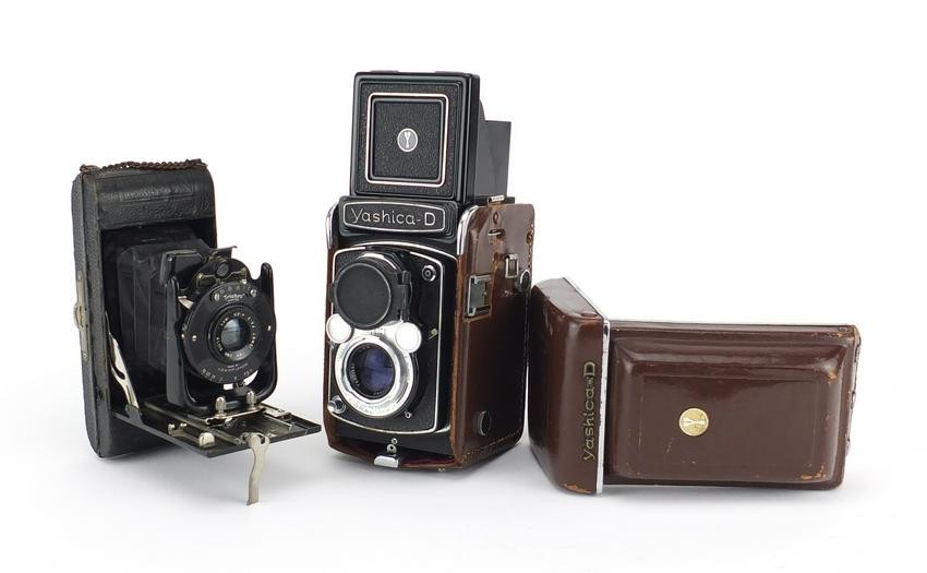 Two vintage camera's comprising a Yashica-D and Ensign
