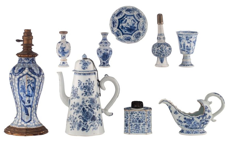 Various Chinese blue and white porcelain, a coffee...