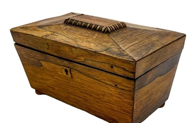 Victorian sarcophagus shape 2-section tea caddy - Tea caddy/ box - Mahogany, Wood (Mahogany)