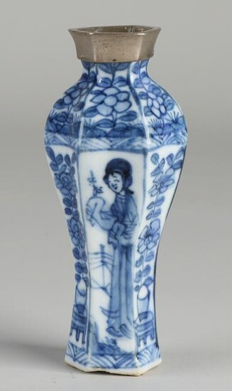 18th Century Chinese porcelain miniature vase with