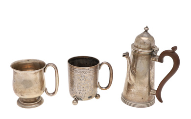3355698. TWO EARLY 20TH CENTURY SILVER MUGS.