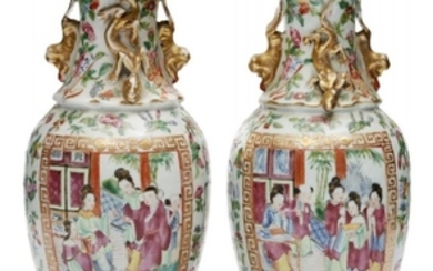 A pair of Chinese Canton porcelain baluster...
