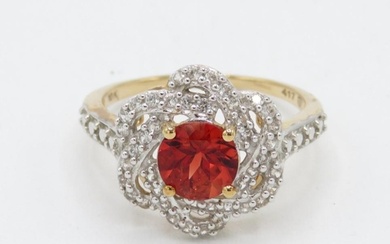 9ct gold red & white gemstone cluster cocktail ring (3g) Siz...