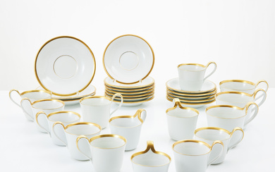 A 15-dlr tea/coffee set, Bing & Grøndahl and Royal Copenhagen, Denmark.