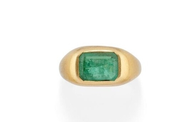 A 18k yellow gold and emerald ring