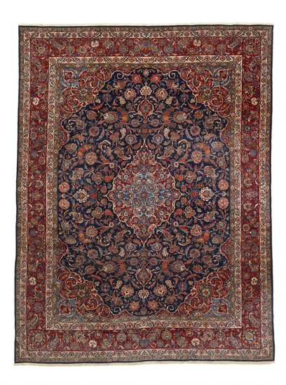A Kashan carpet, Persia. A classical medallion design. Mid-20th century. 398×298 cm.