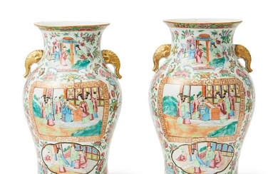 A Pair of Chinese Porcelain Rose Medallion Vases 19th Century