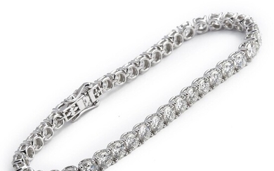 SOLD. A diamond bracelet set with numerous brilliant-cut diamonds weighing a total of app. 10.20 ct., mounted in 18k white gold. G-H/VVS. L. app. 18 cm. – Bruun Rasmussen Auctioneers of Fine Art
