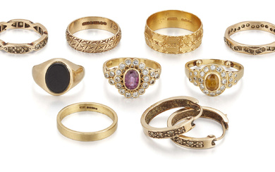 A group of jewellery, comprising: an 18ct gold, yellow sapphire...
