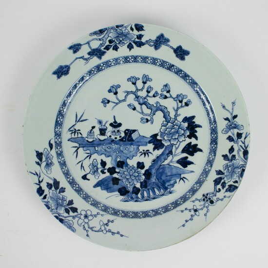 A large blue and white Chinese serving dish, Qianlong
