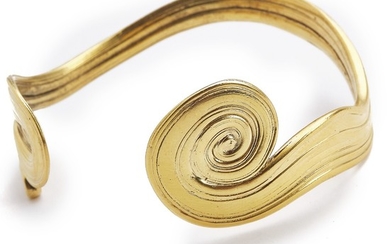 Arje Griest: A “Spiral” bangle of gold plated silver. Signed Griegst. Diam. app. 5×6 cm.