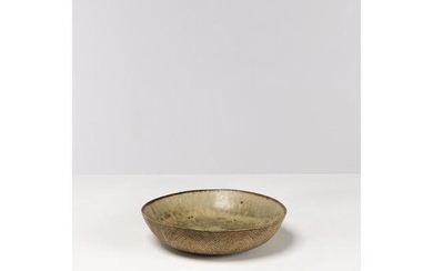 Axel Salto (1889-1961) Model 20722 Dish Glazed stoneware Edited by Royal Copenhagen Incised 'SALTO'