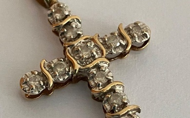 Beautiful 9 carat GOLD,DIAMOND SET CROSS PENDANT. 3cm drop....